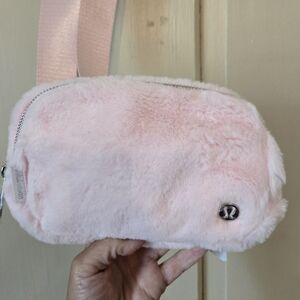 NWT Lululemon Everywhere Belt Bag 1L Plush Fleece STMI Pink